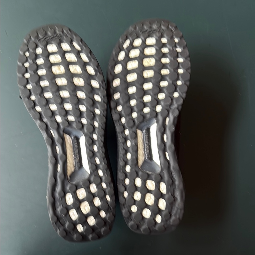 Adidas Ultra Boost ClimaCool men’s Black Running Shoes, size 8, good condition - Picture 4 of 8